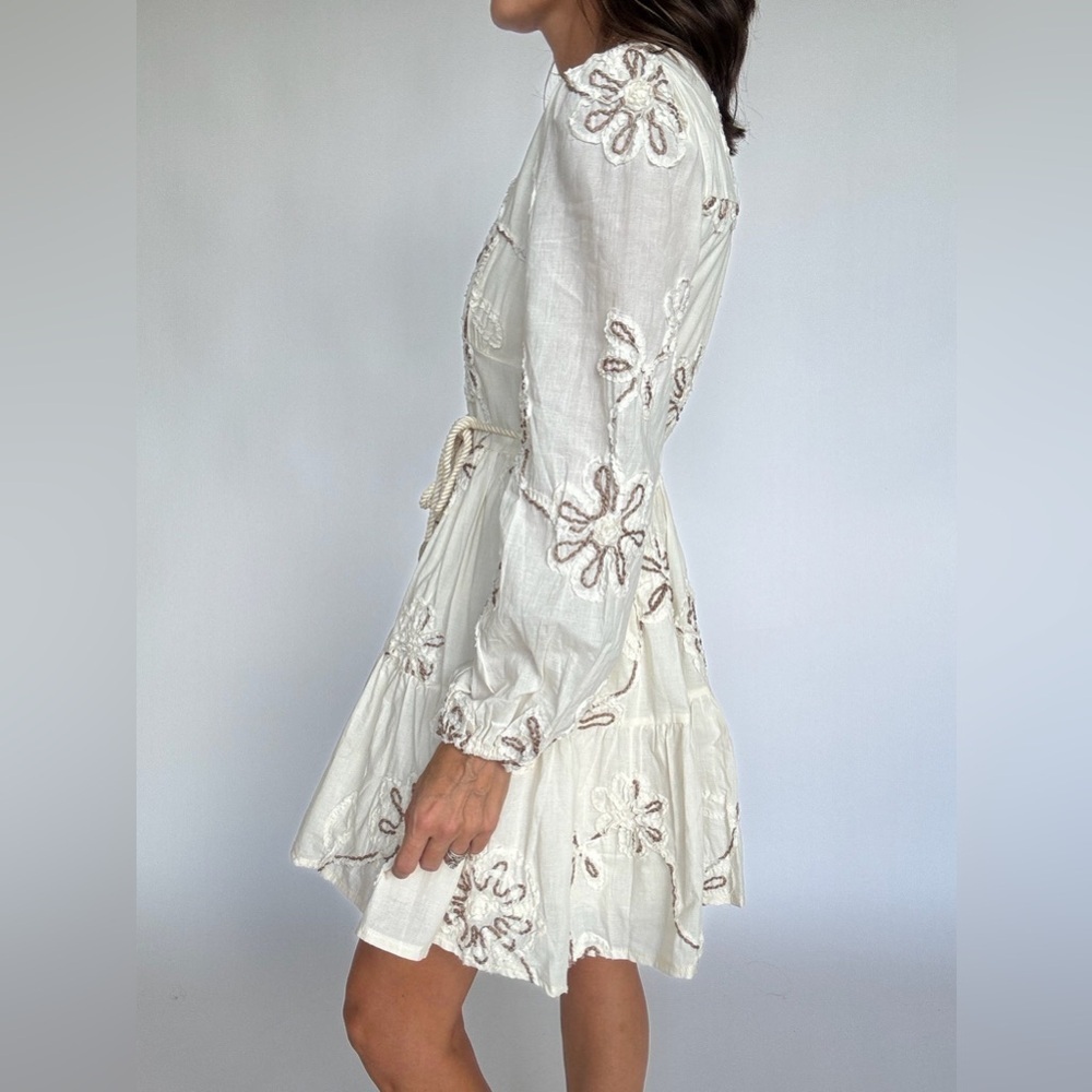 Camellia Isla Embroidered Dress NWOT, sz : small - Picture 4 of 15